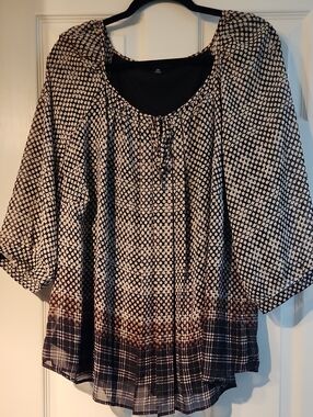 Polka Dot Contrast-Hem Peasant Blouse in Black and Cream